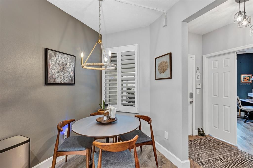 Active With Contract: $264,000 (3 beds, 2 baths, 1267 Square Feet)