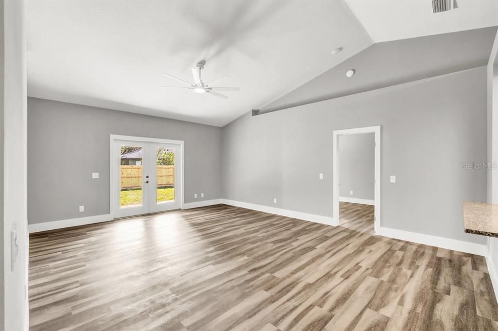 For Sale: $399,000 (3 beds, 2 baths, 1264 Square Feet)