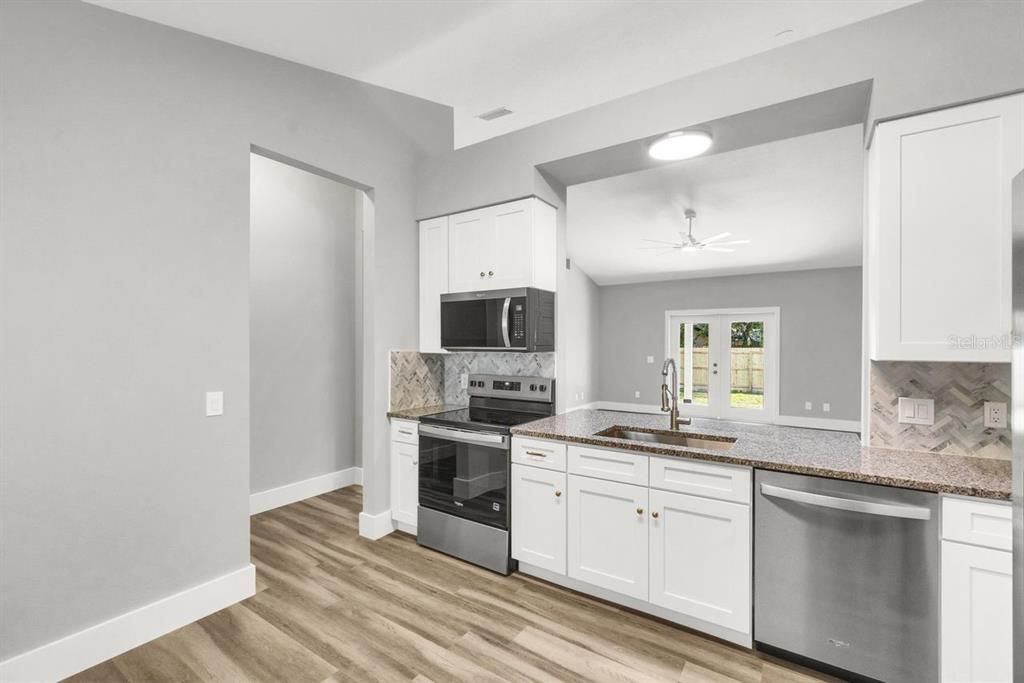 For Sale: $399,000 (3 beds, 2 baths, 1264 Square Feet)