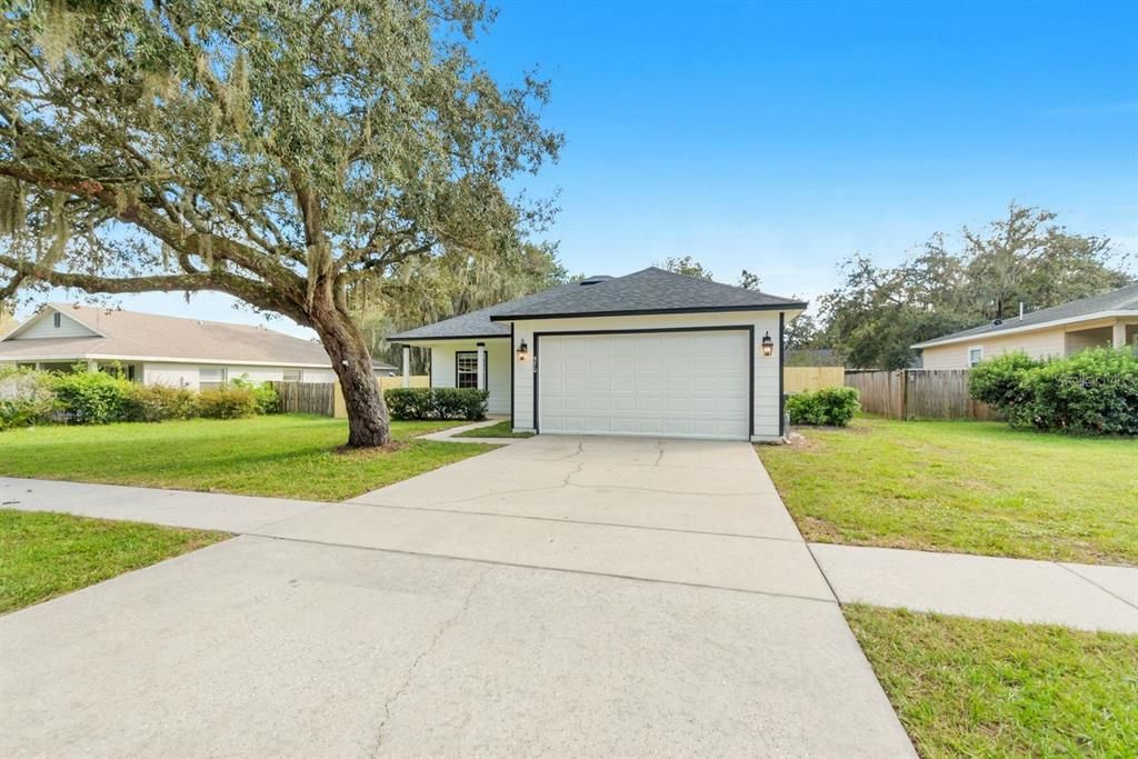 For Sale: $399,000 (3 beds, 2 baths, 1264 Square Feet)