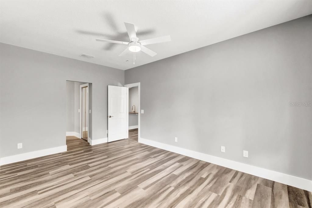 For Sale: $399,000 (3 beds, 2 baths, 1264 Square Feet)