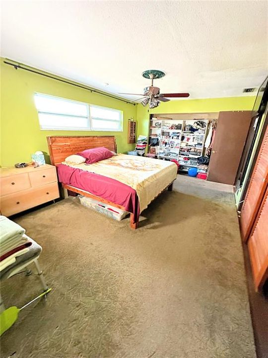 Active With Contract: $342,000 (3 beds, 2 baths, 1584 Square Feet)