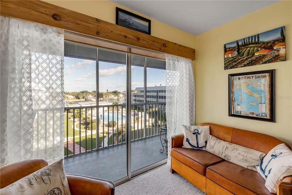 Activo con contrato: $469,000 (3 camas, 2 baños, 1720 Pies cuadrados)