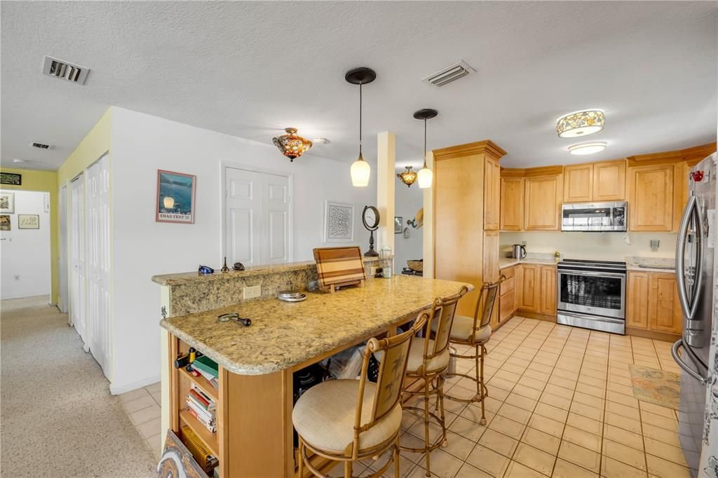 Activo con contrato: $469,000 (3 camas, 2 baños, 1720 Pies cuadrados)