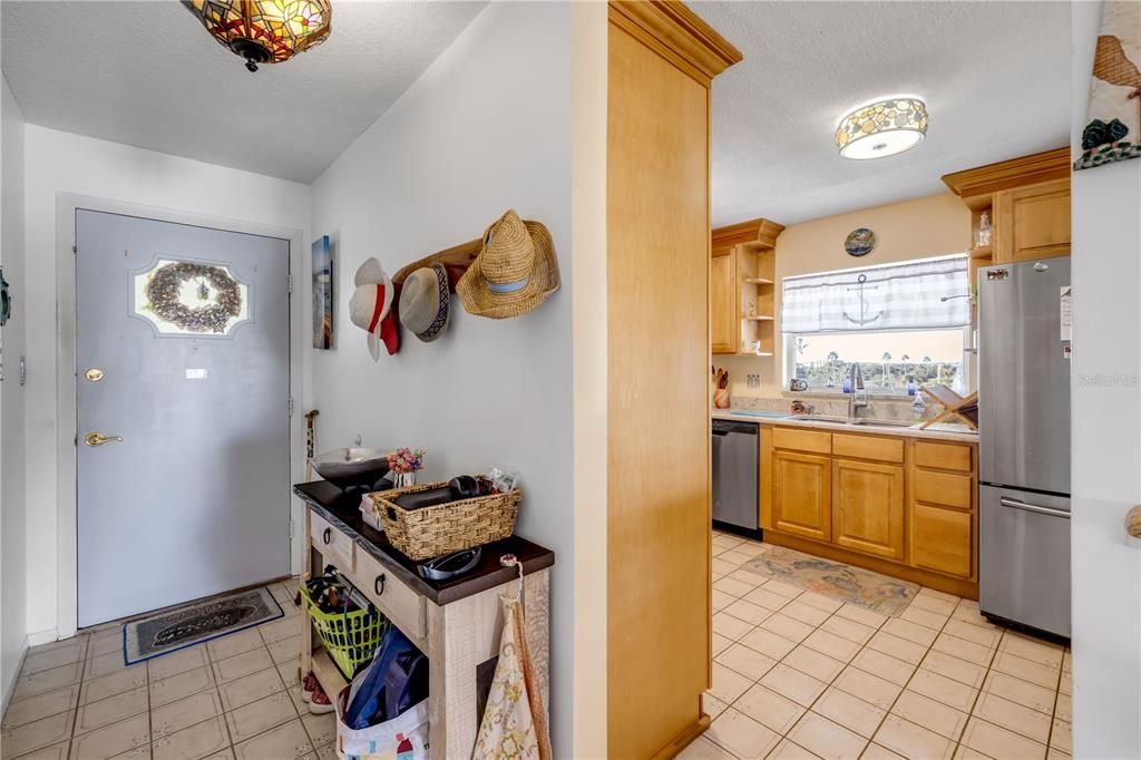 Activo con contrato: $469,000 (3 camas, 2 baños, 1720 Pies cuadrados)