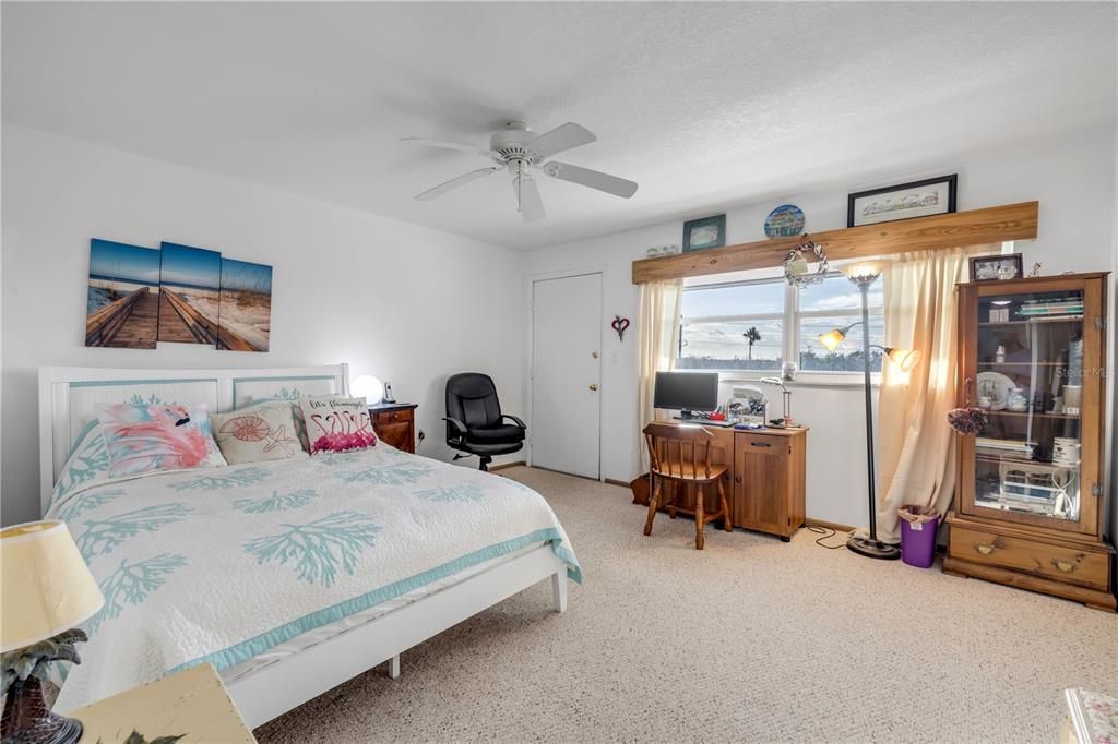 Activo con contrato: $469,000 (3 camas, 2 baños, 1720 Pies cuadrados)