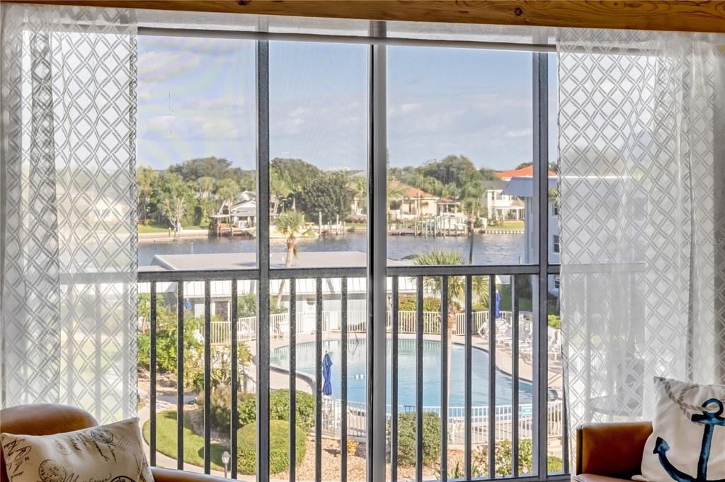 Activo con contrato: $469,000 (3 camas, 2 baños, 1720 Pies cuadrados)