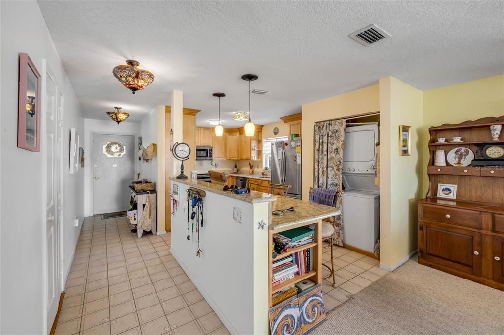 Activo con contrato: $469,000 (3 camas, 2 baños, 1720 Pies cuadrados)