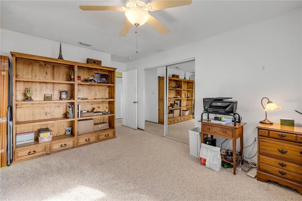 Activo con contrato: $469,000 (3 camas, 2 baños, 1720 Pies cuadrados)