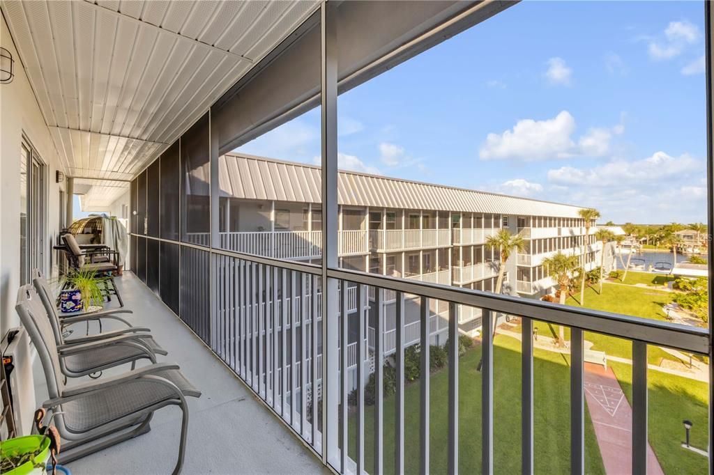 Activo con contrato: $469,000 (3 camas, 2 baños, 1720 Pies cuadrados)