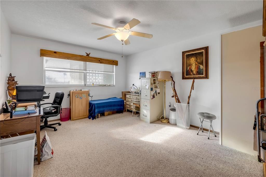 Activo con contrato: $469,000 (3 camas, 2 baños, 1720 Pies cuadrados)