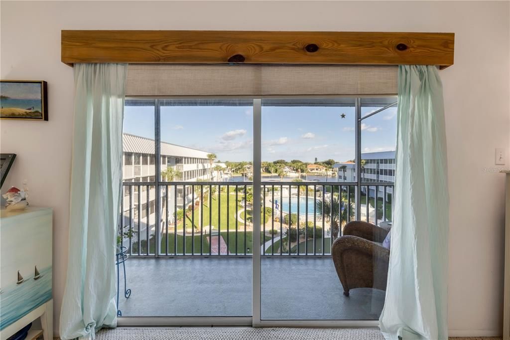 Activo con contrato: $469,000 (3 camas, 2 baños, 1720 Pies cuadrados)