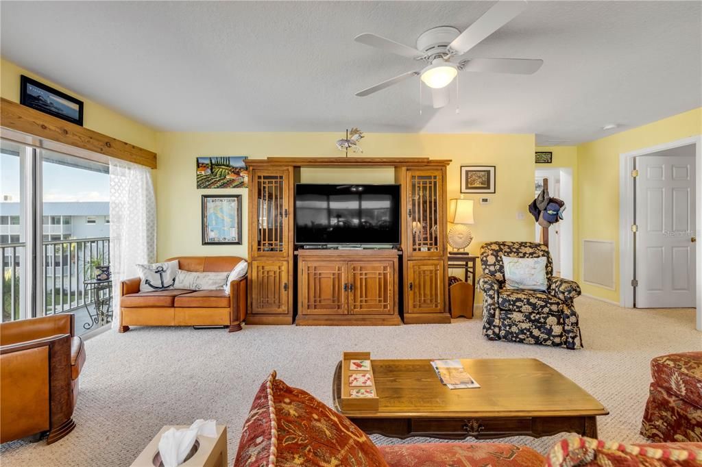 Activo con contrato: $469,000 (3 camas, 2 baños, 1720 Pies cuadrados)