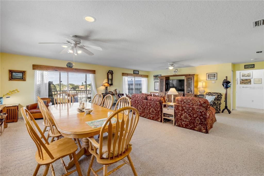 Activo con contrato: $469,000 (3 camas, 2 baños, 1720 Pies cuadrados)