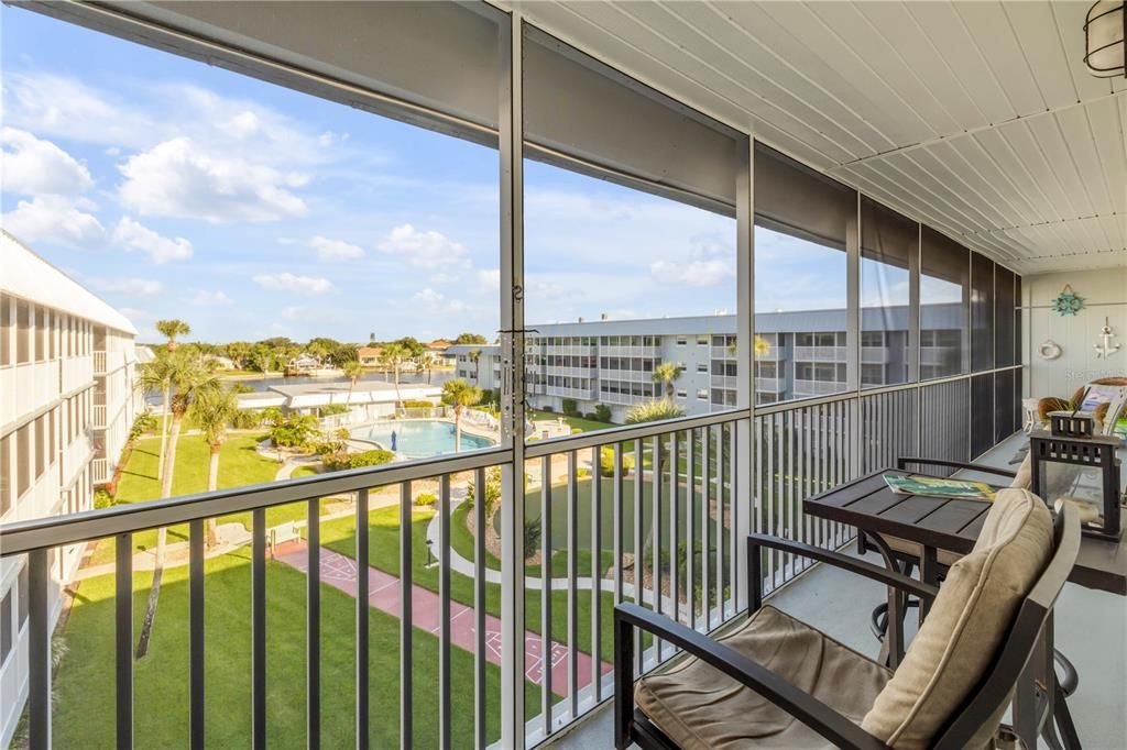 Activo con contrato: $469,000 (3 camas, 2 baños, 1720 Pies cuadrados)