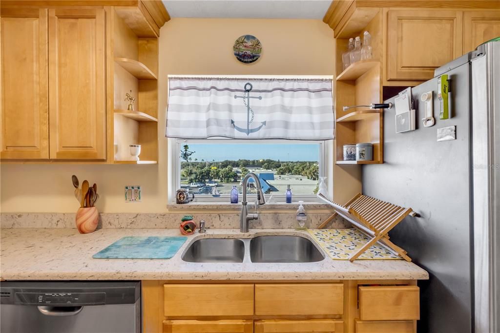 Activo con contrato: $469,000 (3 camas, 2 baños, 1720 Pies cuadrados)