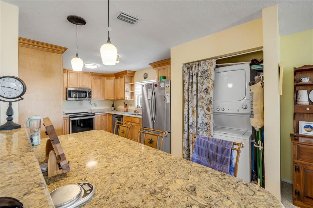 Activo con contrato: $469,000 (3 camas, 2 baños, 1720 Pies cuadrados)