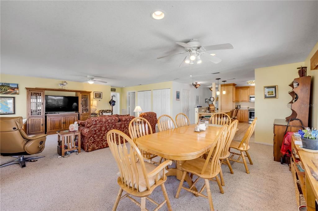 Activo con contrato: $469,000 (3 camas, 2 baños, 1720 Pies cuadrados)