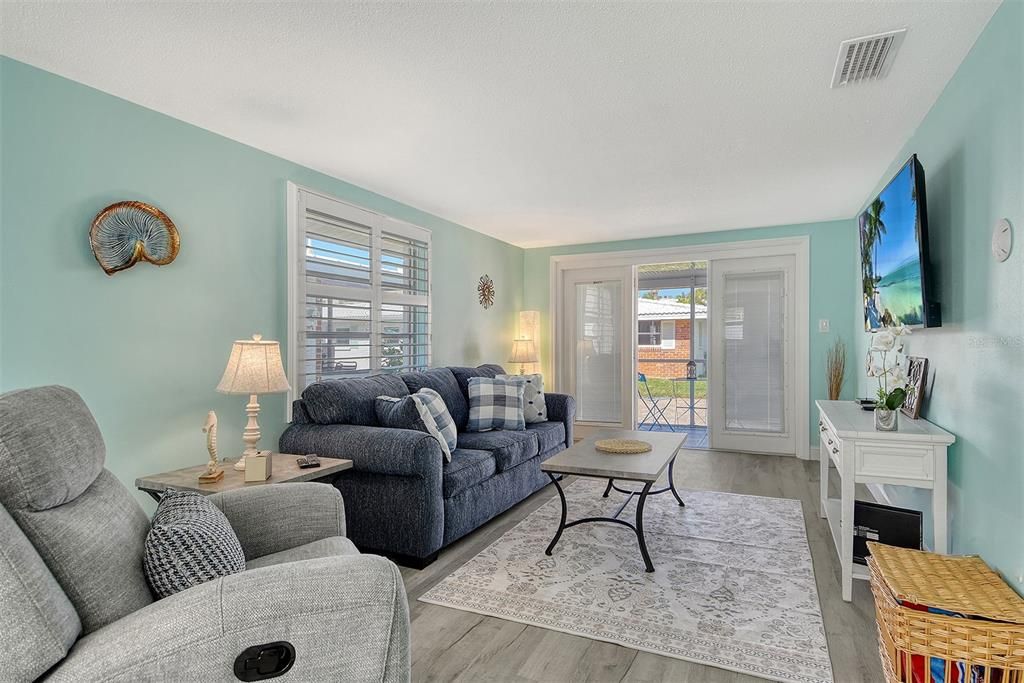 待售: $575,000 (1 贝兹, 1 浴室, 672 平方英尺)