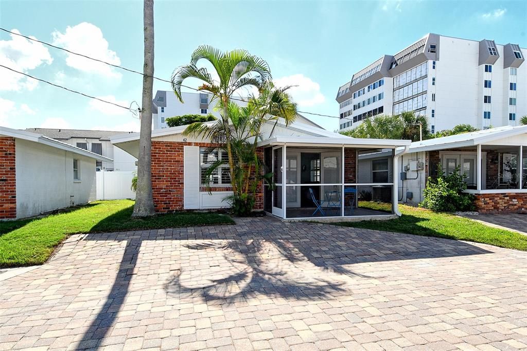 待售: $575,000 (1 贝兹, 1 浴室, 672 平方英尺)