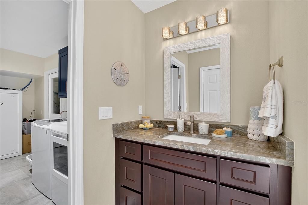 En Venta: $750,000 (3 camas, 2 baños, 2044 Pies cuadrados)