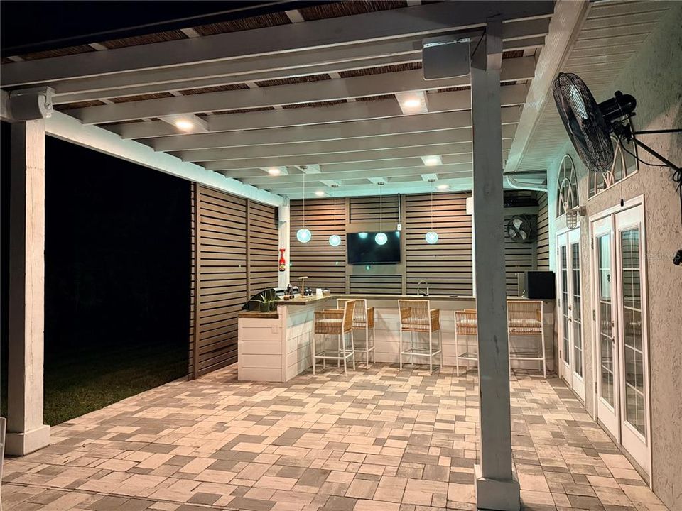 En Venta: $750,000 (3 camas, 2 baños, 2044 Pies cuadrados)