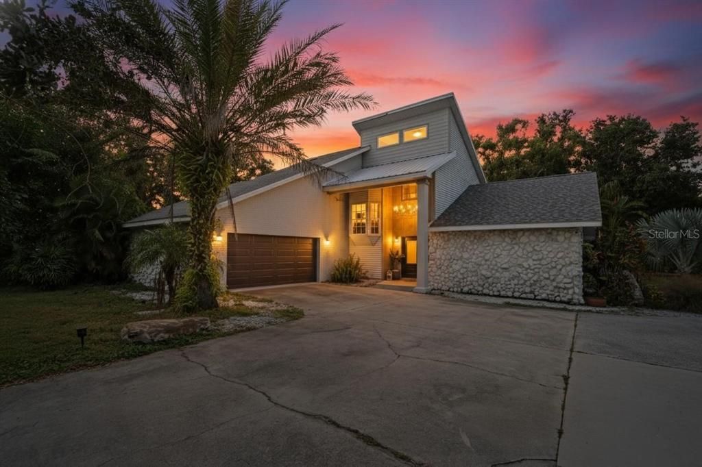 En Venta: $750,000 (3 camas, 2 baños, 2044 Pies cuadrados)