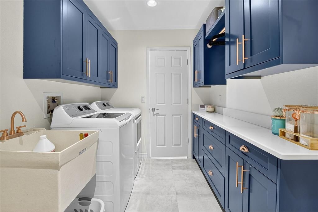 En Venta: $750,000 (3 camas, 2 baños, 2044 Pies cuadrados)