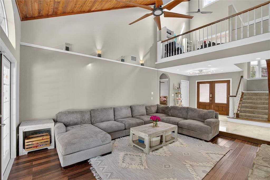 En Venta: $750,000 (3 camas, 2 baños, 2044 Pies cuadrados)