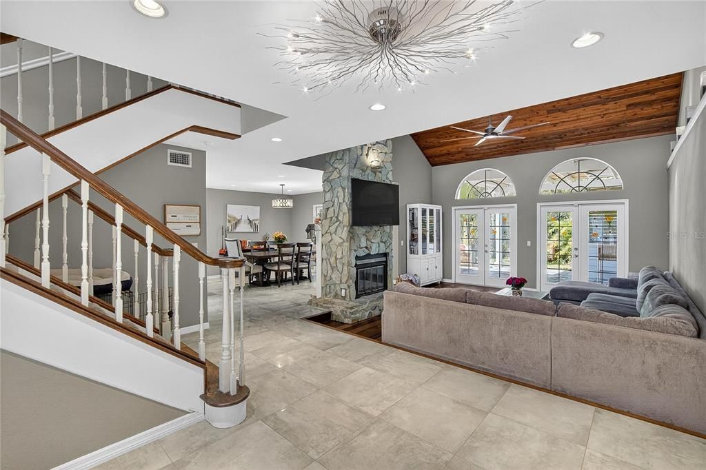 En Venta: $750,000 (3 camas, 2 baños, 2044 Pies cuadrados)