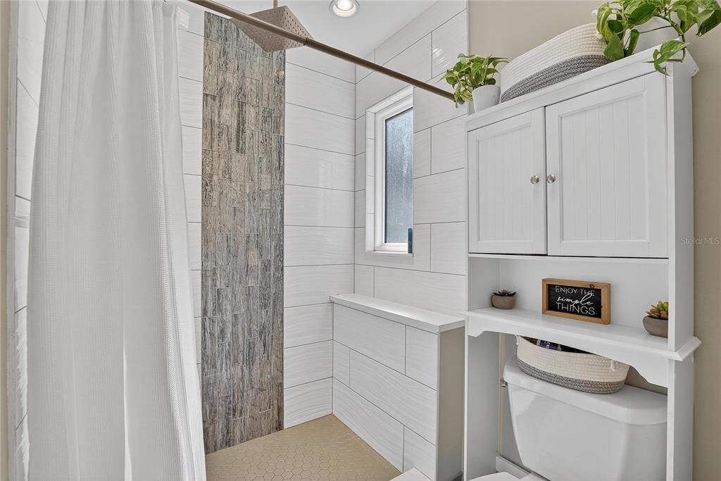 En Venta: $750,000 (3 camas, 2 baños, 2044 Pies cuadrados)