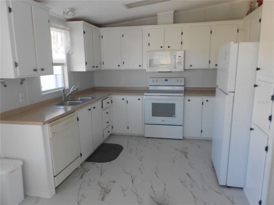 待售: $169,000 (2 贝兹, 2 浴室, 1246 平方英尺)