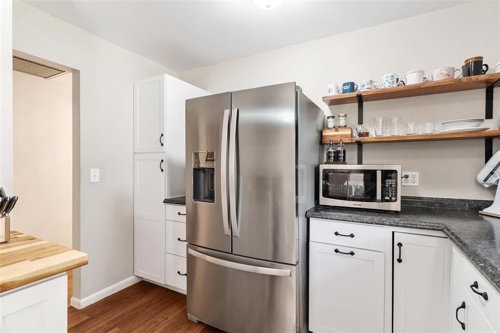For Sale: $238,000 (3 beds, 1 baths, 1136 Square Feet)