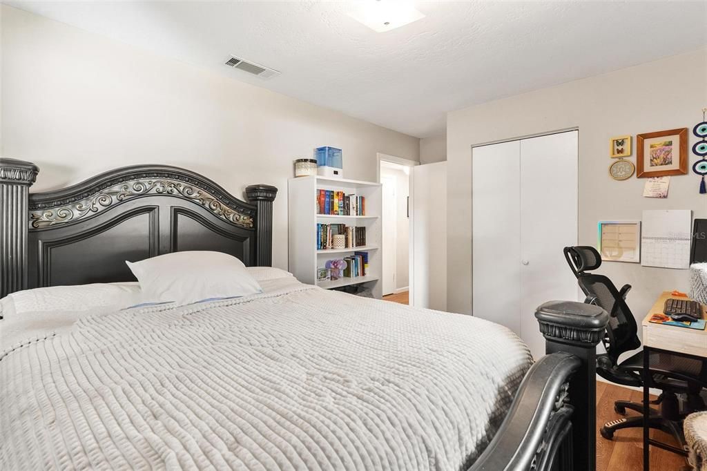 For Sale: $238,000 (3 beds, 1 baths, 1136 Square Feet)