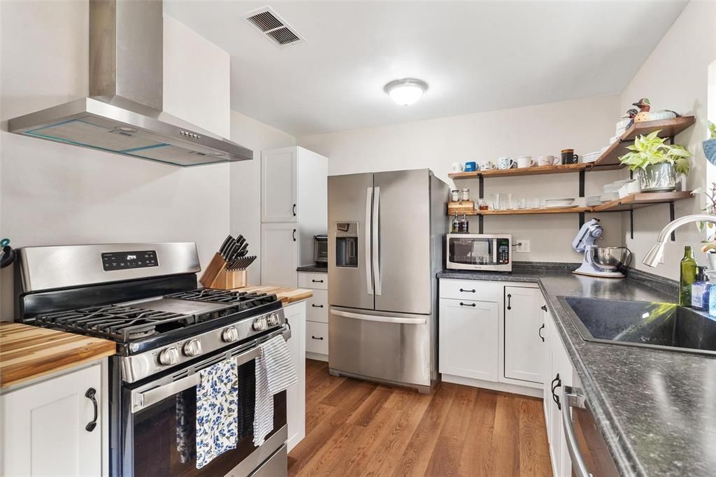 For Sale: $238,000 (3 beds, 1 baths, 1136 Square Feet)