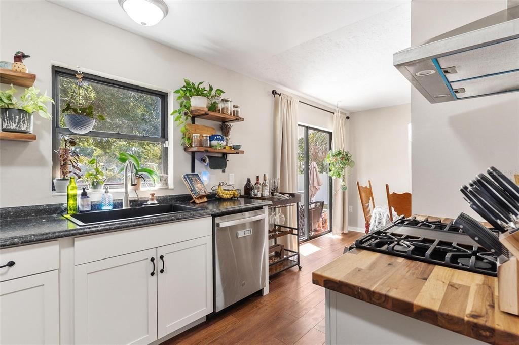 For Sale: $238,000 (3 beds, 1 baths, 1136 Square Feet)