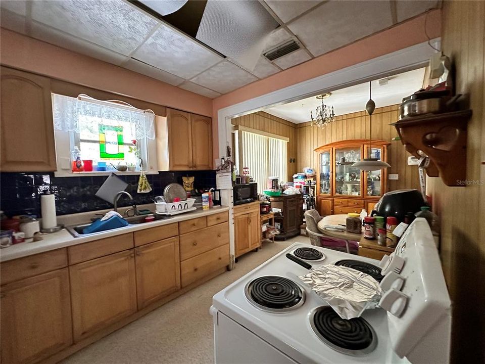 Под контрактом: $275,000 (1 спален, 1 ванн, 716 Квадратных фут)