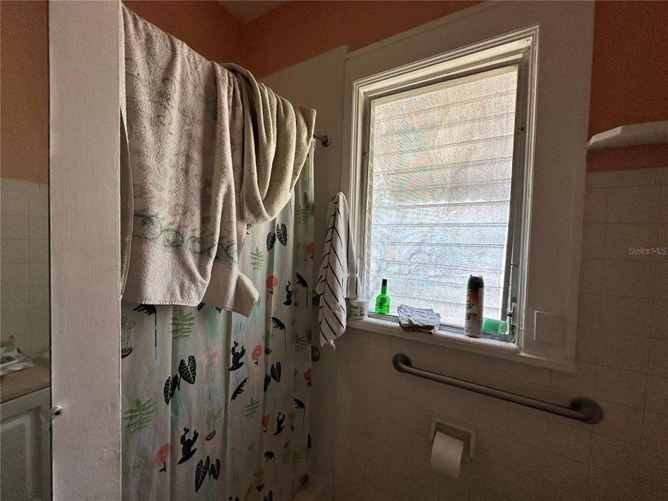 Под контрактом: $275,000 (1 спален, 1 ванн, 716 Квадратных фут)