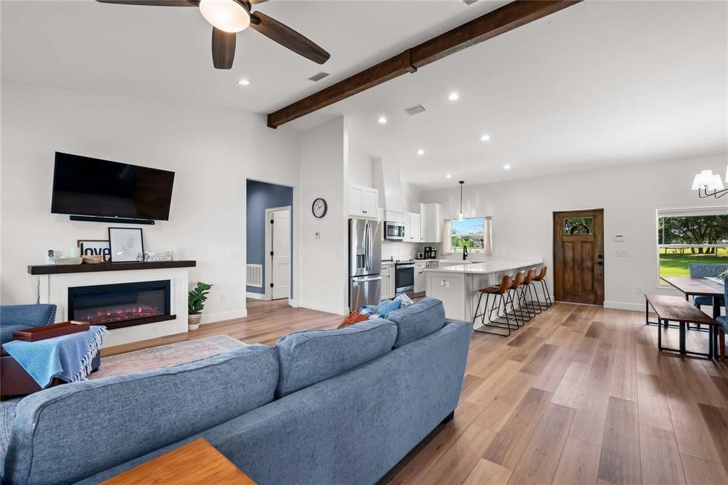 En Venta: $850,000 (3 camas, 2 baños, 1792 Pies cuadrados)