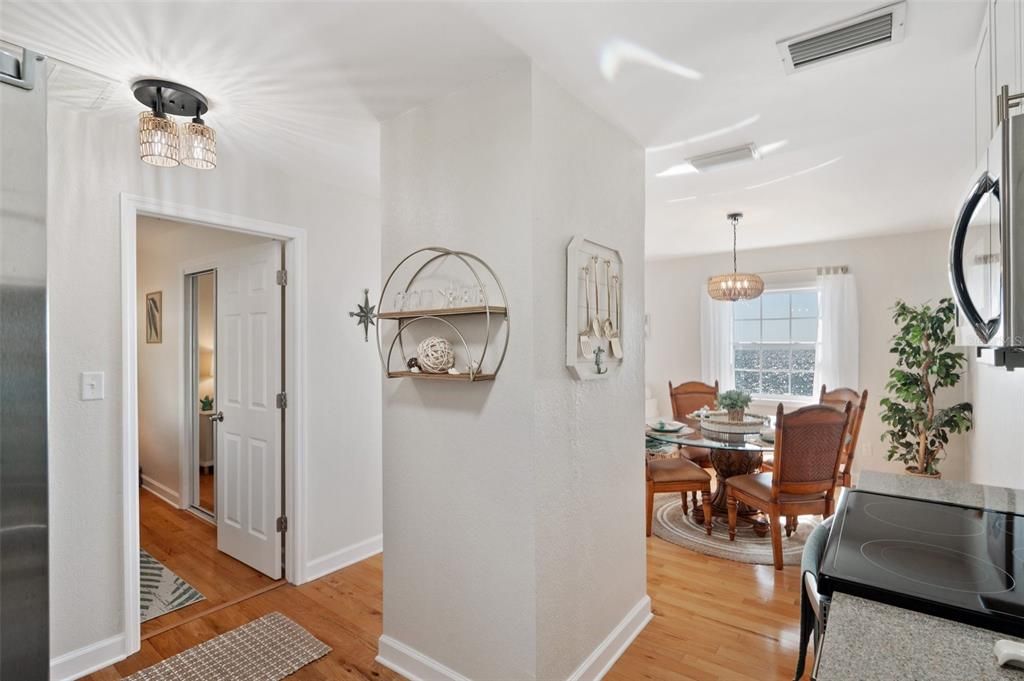 For Sale: $329,000 (1 beds, 1 baths, 668 Square Feet)