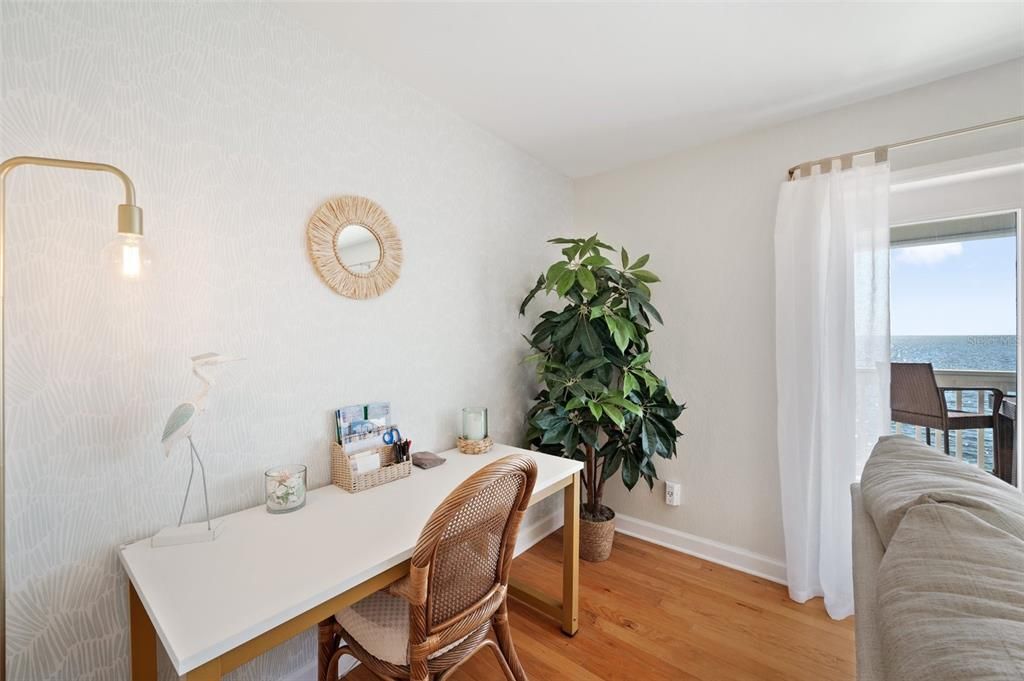 For Sale: $329,000 (1 beds, 1 baths, 668 Square Feet)