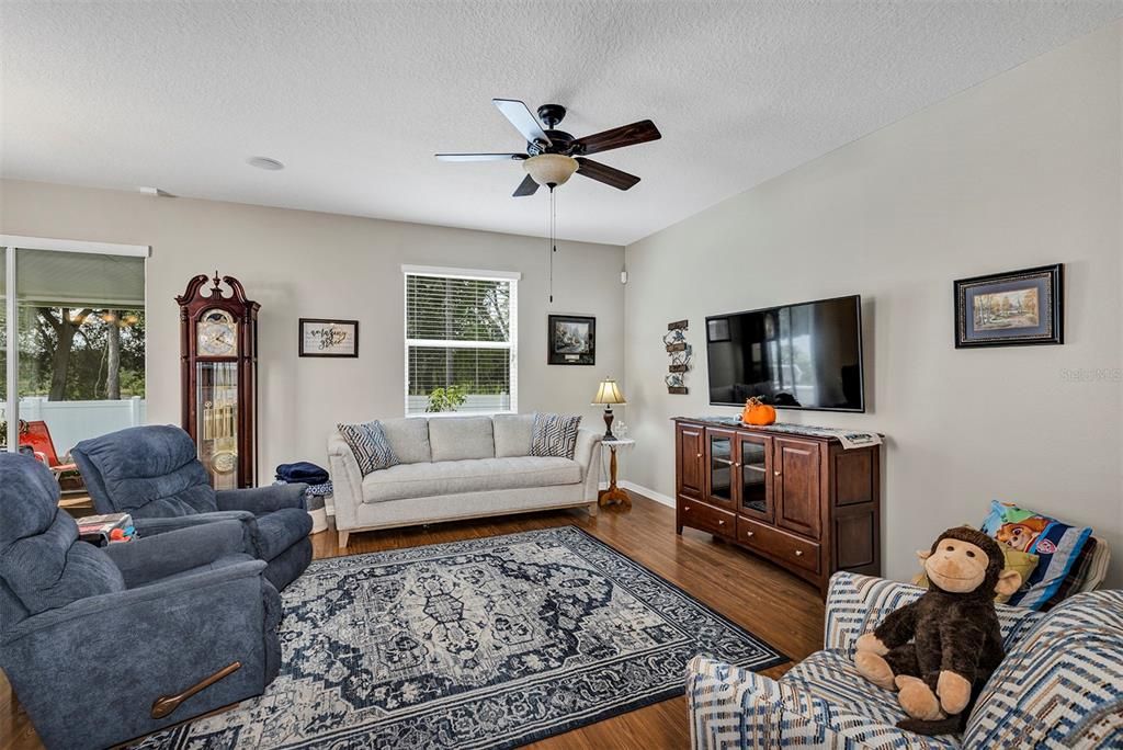 Active With Contract: $369,900 (3 beds, 2 baths, 1638 Square Feet)