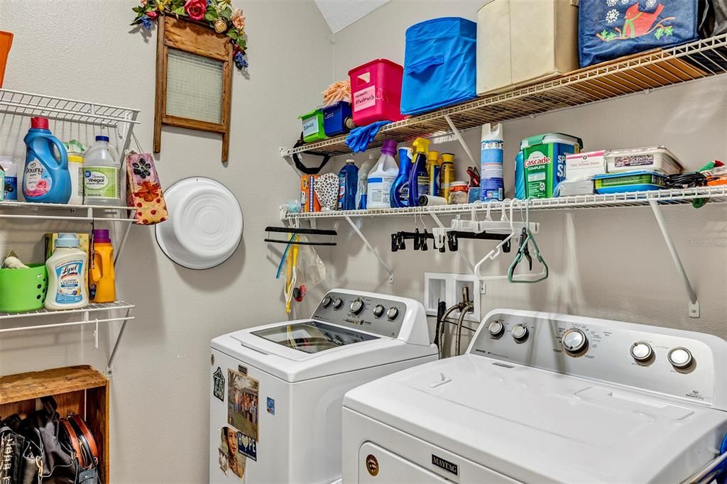 Active With Contract: $369,900 (3 beds, 2 baths, 1638 Square Feet)