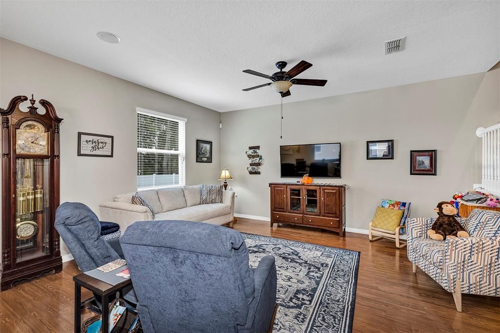 Active With Contract: $369,900 (3 beds, 2 baths, 1638 Square Feet)