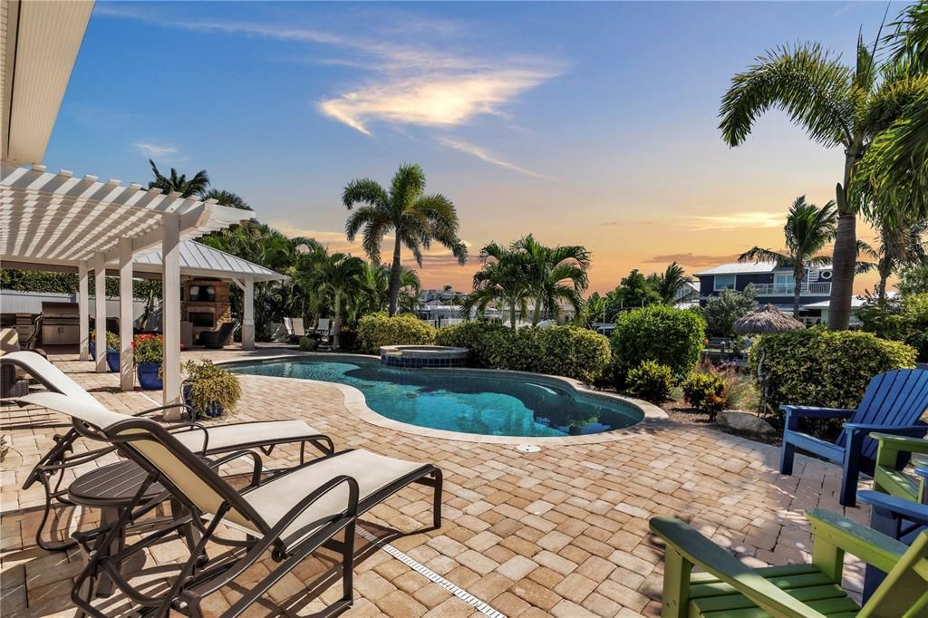 待售: $2,750,000 (3 贝兹, 3 浴室, 2409 平方英尺)