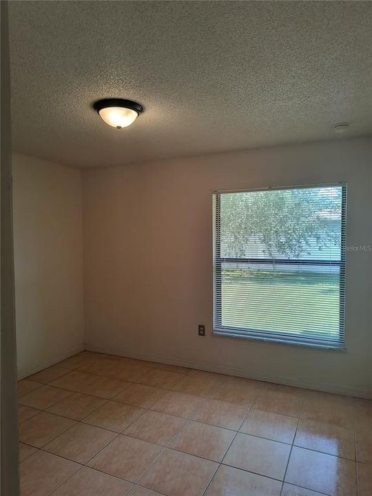 For Rent: $1,700 (3 beds, 2 baths, 1565 Square Feet)