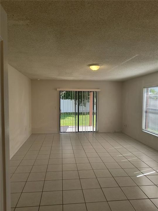 For Rent: $1,700 (3 beds, 2 baths, 1565 Square Feet)