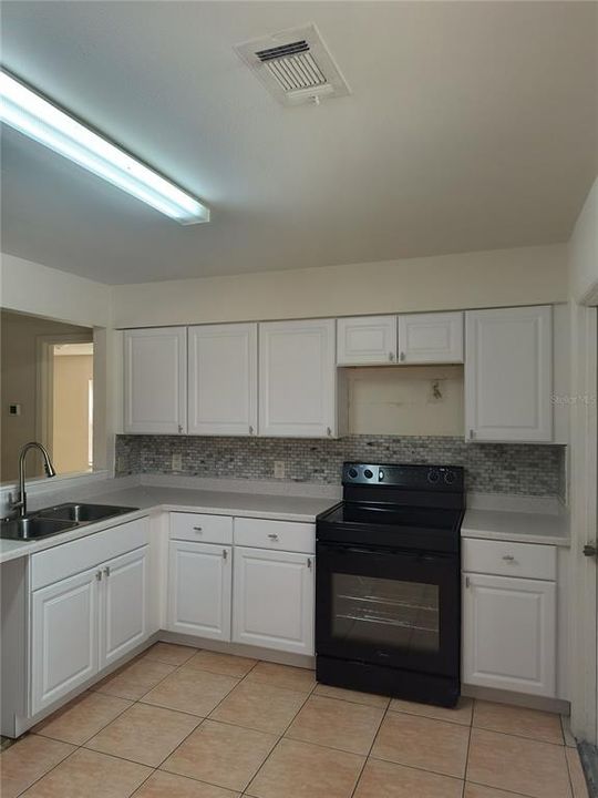 For Rent: $1,700 (3 beds, 2 baths, 1565 Square Feet)