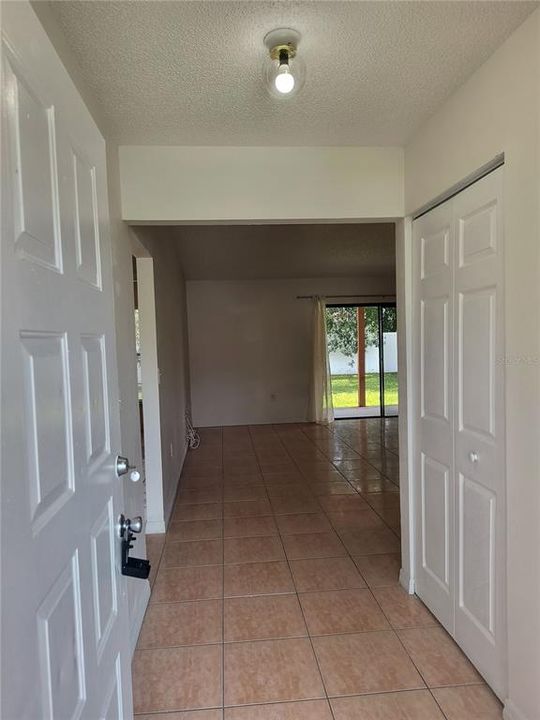 For Rent: $1,700 (3 beds, 2 baths, 1565 Square Feet)