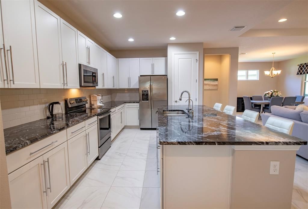 待售: $549,000 (3 贝兹, 3 浴室, 2350 平方英尺)